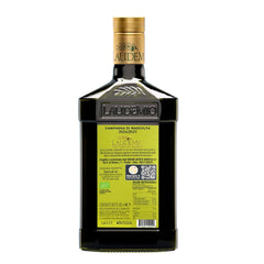 Sanniti Laudemio hand-harvest-frantoio-moraiolo olives, carefully picked for depth.