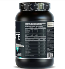 Sascha Fitness shaker ready for creamy cookies and cream shake after training.