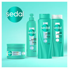 Sedal Defined Curls Styling Cream close-up shows creamy texture for smooth application