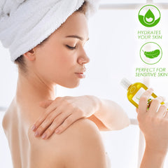 Soapeauty Golden Jojoba Oil pour demonstrating fast absorption and non-greasy hydration