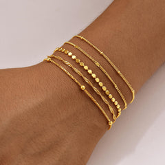 Striviio Flat Oval Chain Bracelet offers lightweight layering with fashion flexibility