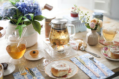 Teabloom stainless steel filter lid enables easy pouring and cleanup.