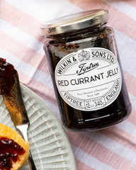 Tiptree Red Currant Jelly cake filling creates fruity layers.