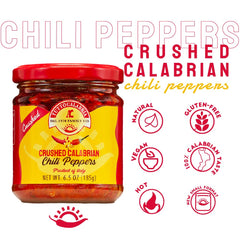 TuttoCalabria chili flakes spice-dispensing spoon demo showcases versatile topping and drizzle use.