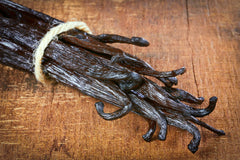 Vanilla Bean Kings vanilla pods measure 5–7 inches with soft, pliable texture.