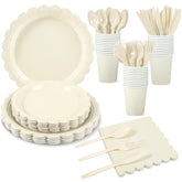 Xiangqu ivory plates with scalloped cream rim for an elegant wedding table.