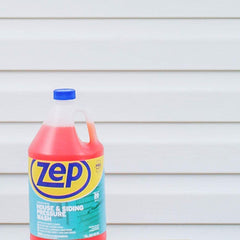 Zep House/Siding Wash spray nozzle applying the cleaner to siding