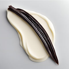 1OAK Vanilla Bean Candle close-up of natural soy wax and wick