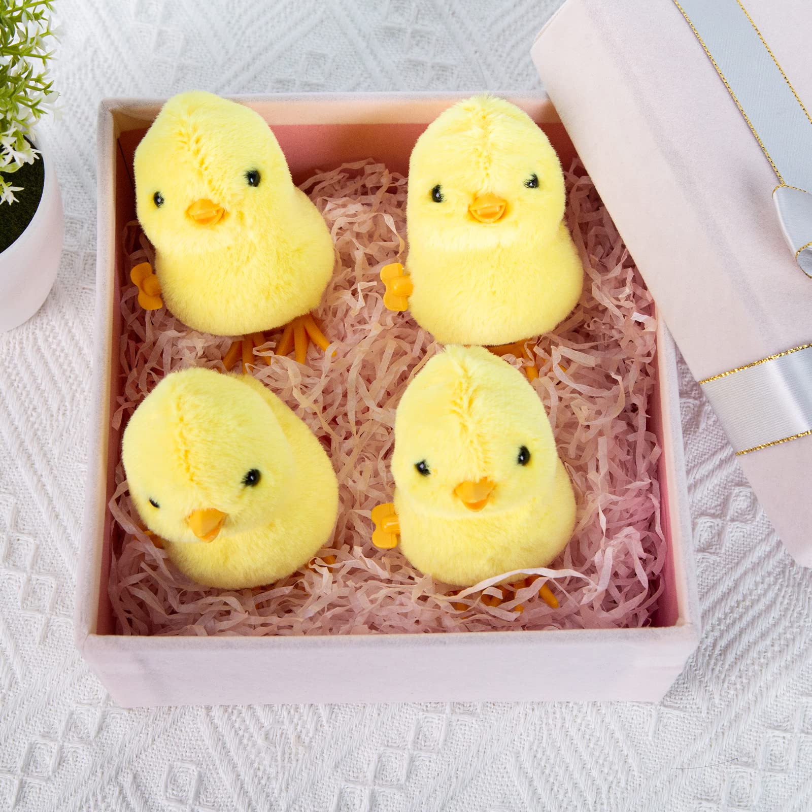 3 Otters wind-up chick Easter décor for party tables