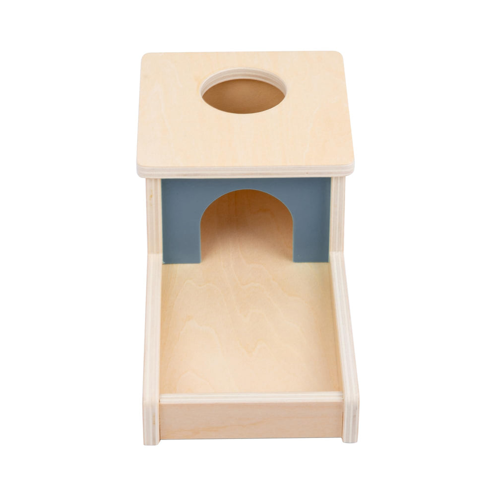 Adena Montessori sturdy wood construction for lasting play.