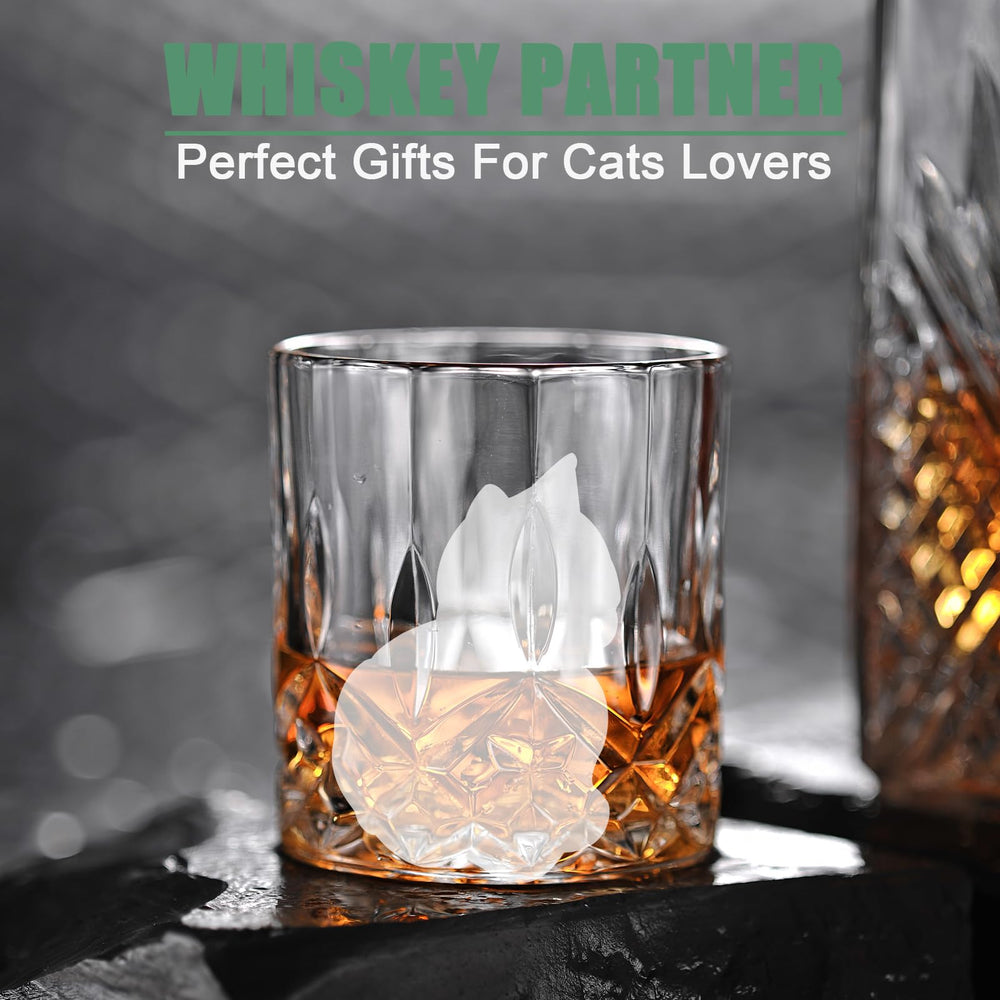 Admaison cat-shaped ice cubes enhance cocktails and serve guests with charm.