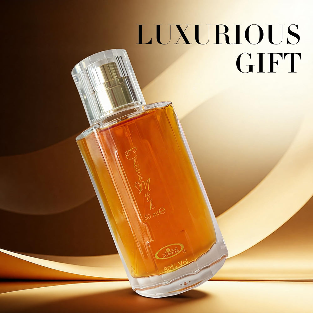 AFLUXE Choco Musk spray demonstrates easy application and even scent diffusion.