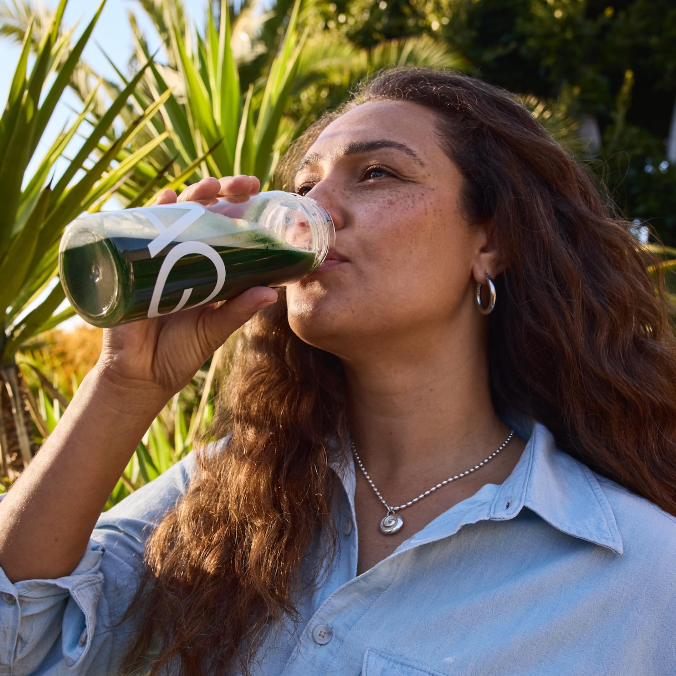 AG1 D3+K2 drops supports heart health via calcium management.
