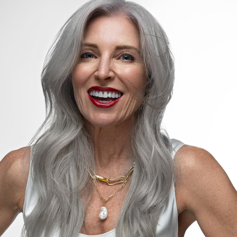 AGE beautiful Shine and softness captured after treatment on hair