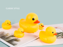 AHUA bath time duck family – five ducks of varying sizes for easy grip by little hands.
