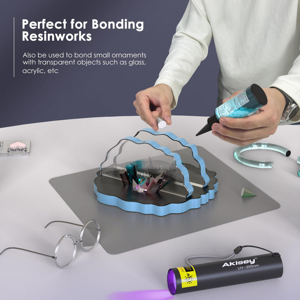 Akisey silicone mat 6x6in protecting surfaces during bonding projects.