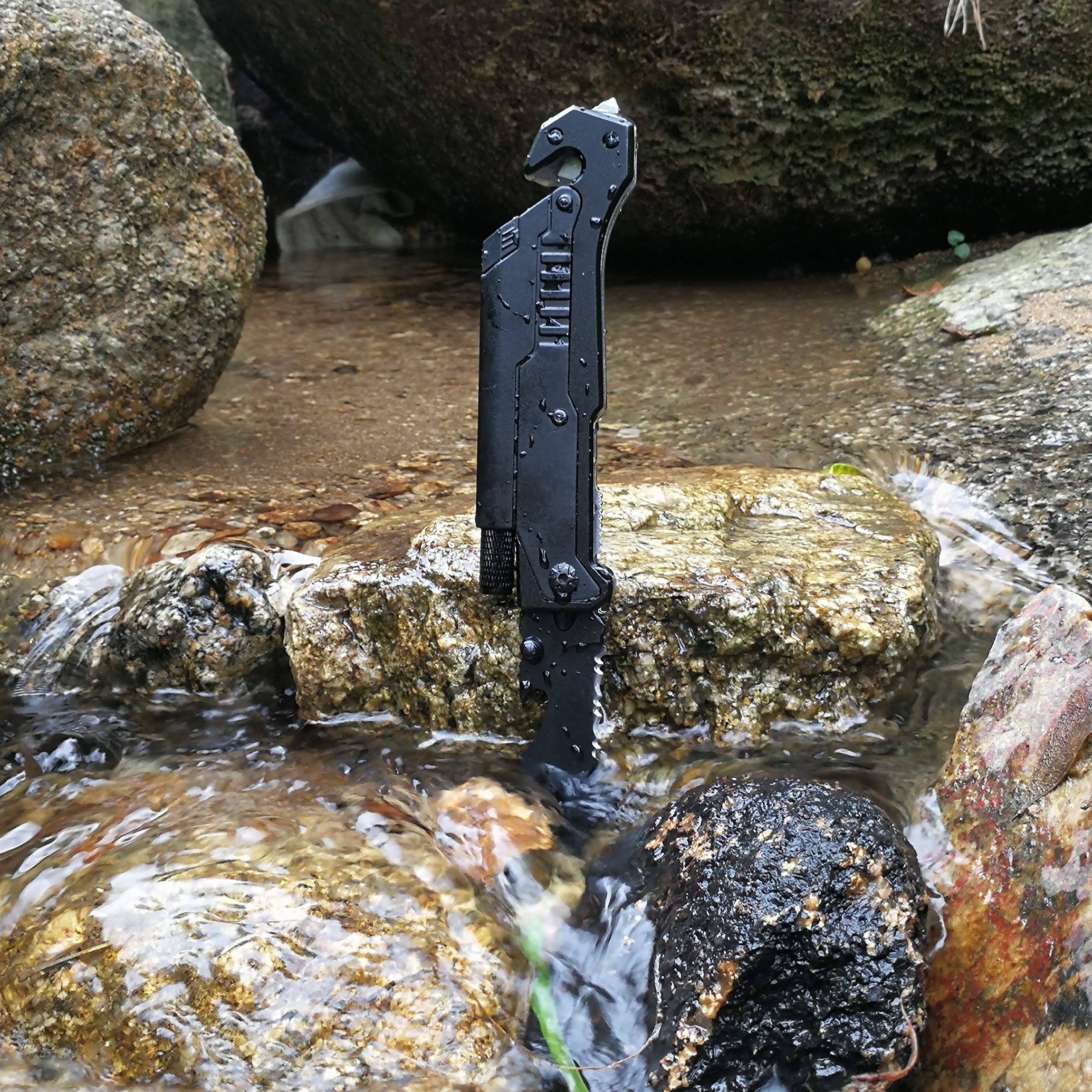 ALBATROSS 6-in-1 survival knife with magnesium fire starter for sparks.