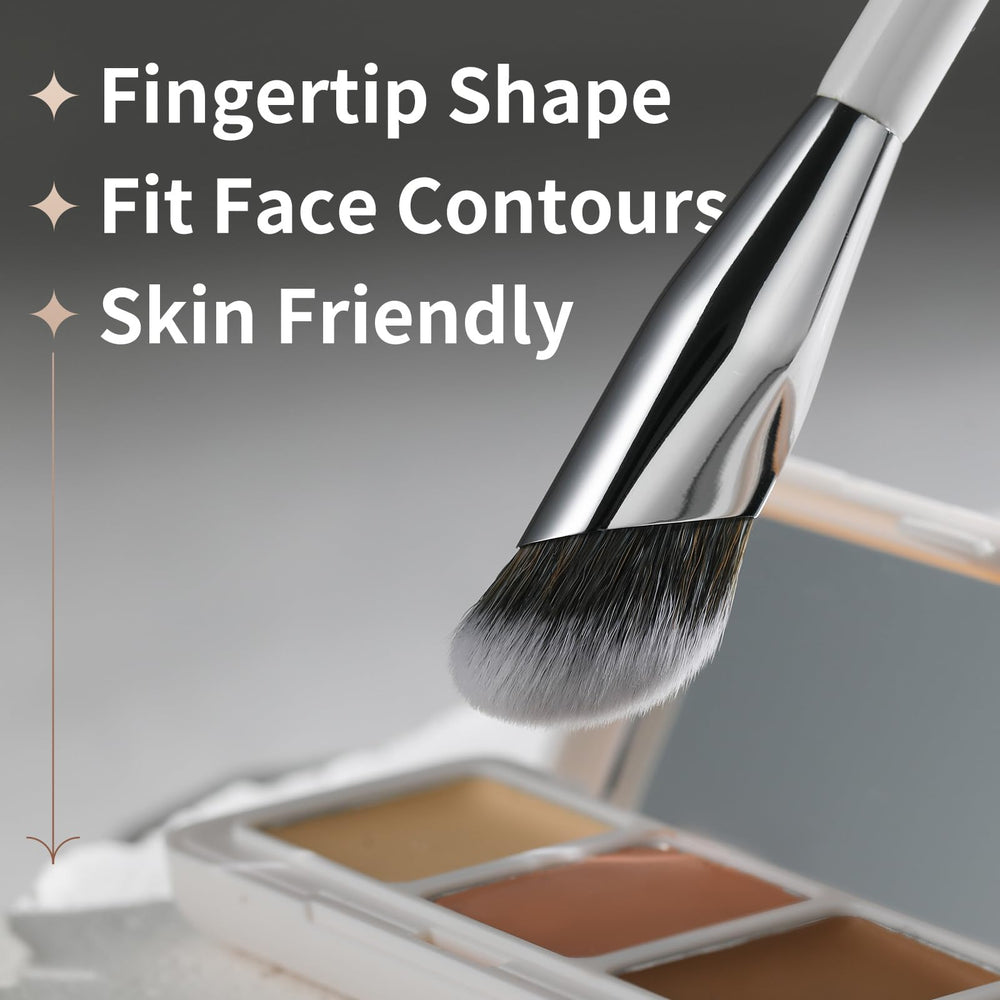 ALBEAUT Small foundation brush for nose contour and hard-to-reach areas.