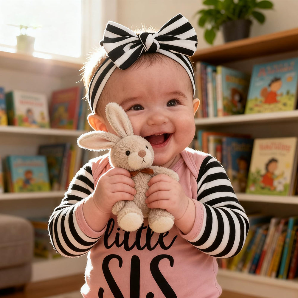 AMAWMW little-sister-print gown with stripes, ideal for quick diaper changes and comfy sleep.
