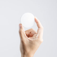 Large-surface foam rounds ideal for blush application with Amazon Basics