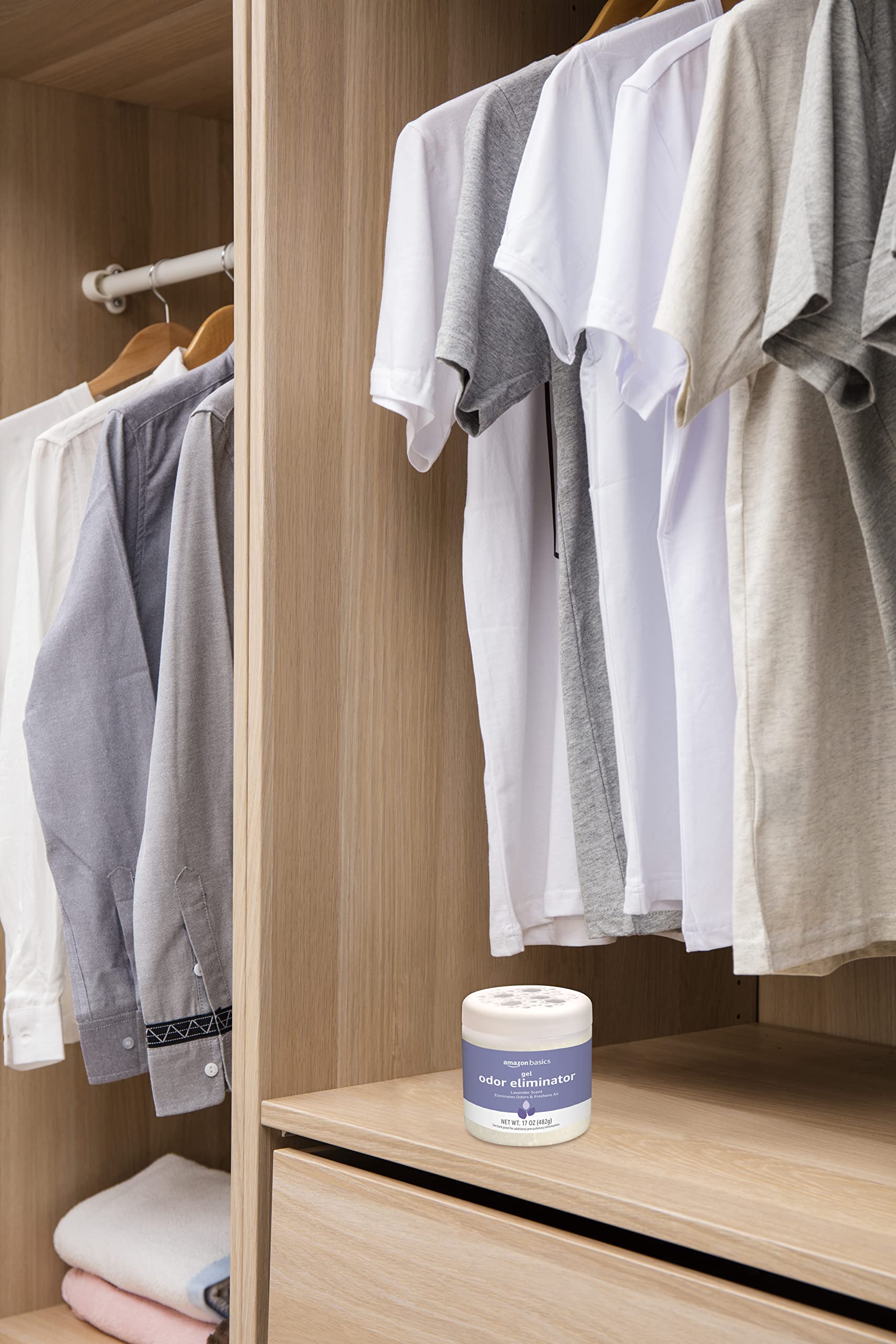 Amazon Basics 17-ounce gel jar sits on shelf releasing lavender scent steadily.