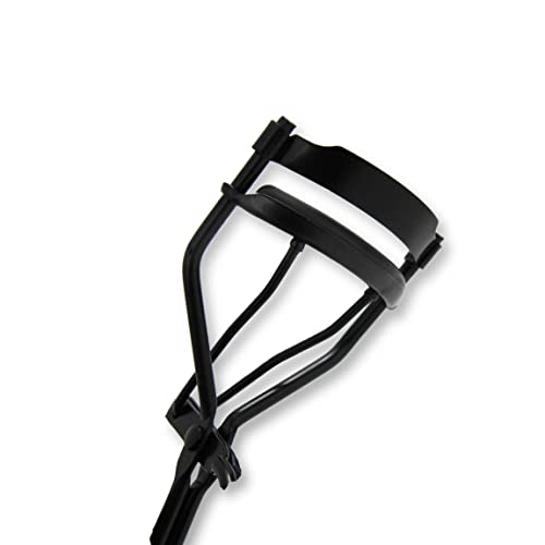 Amazon Basics Eyelash Curler in use demonstrates quick, even curl before mascara