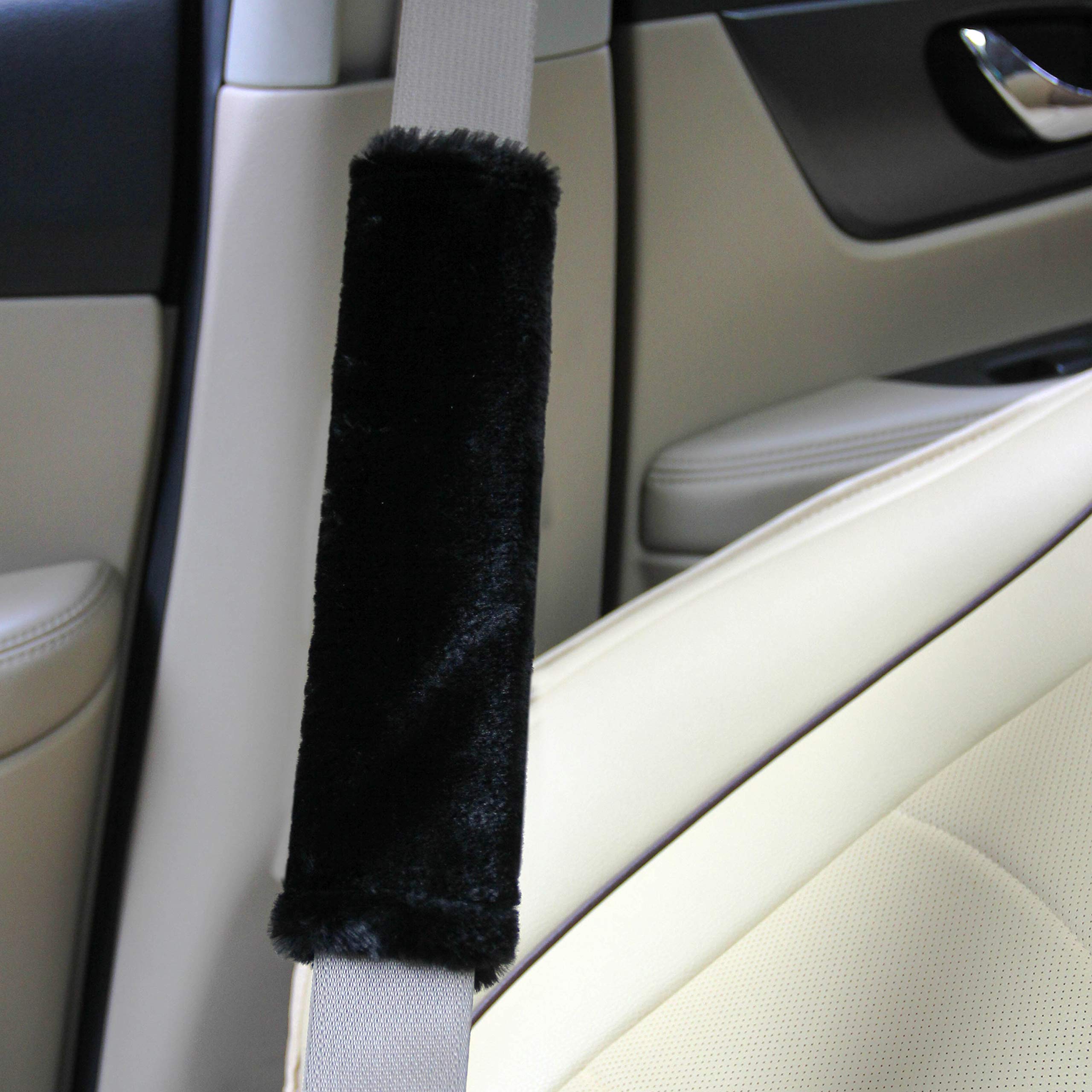 Amooca soft fur pad on car belt demonstrates comfort during daily commutes.