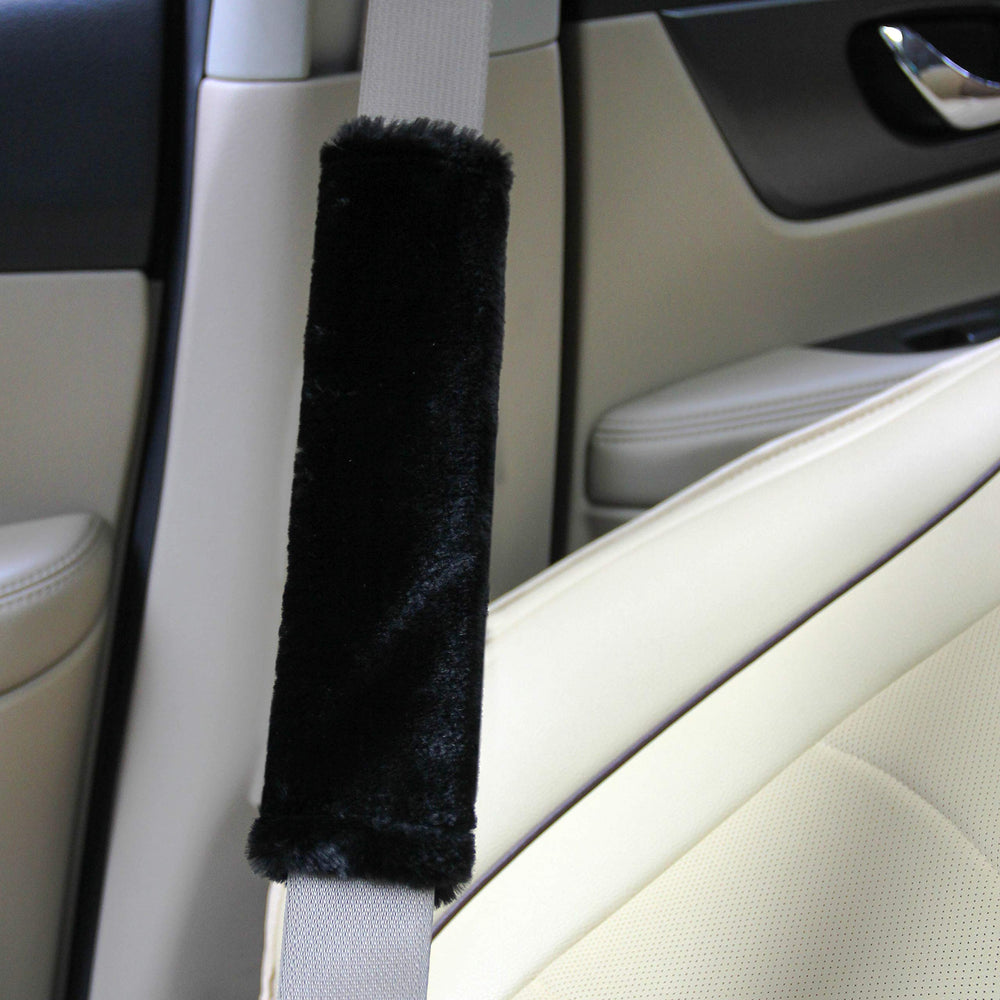 Amooca soft fur pad on car belt demonstrates comfort during daily commutes.