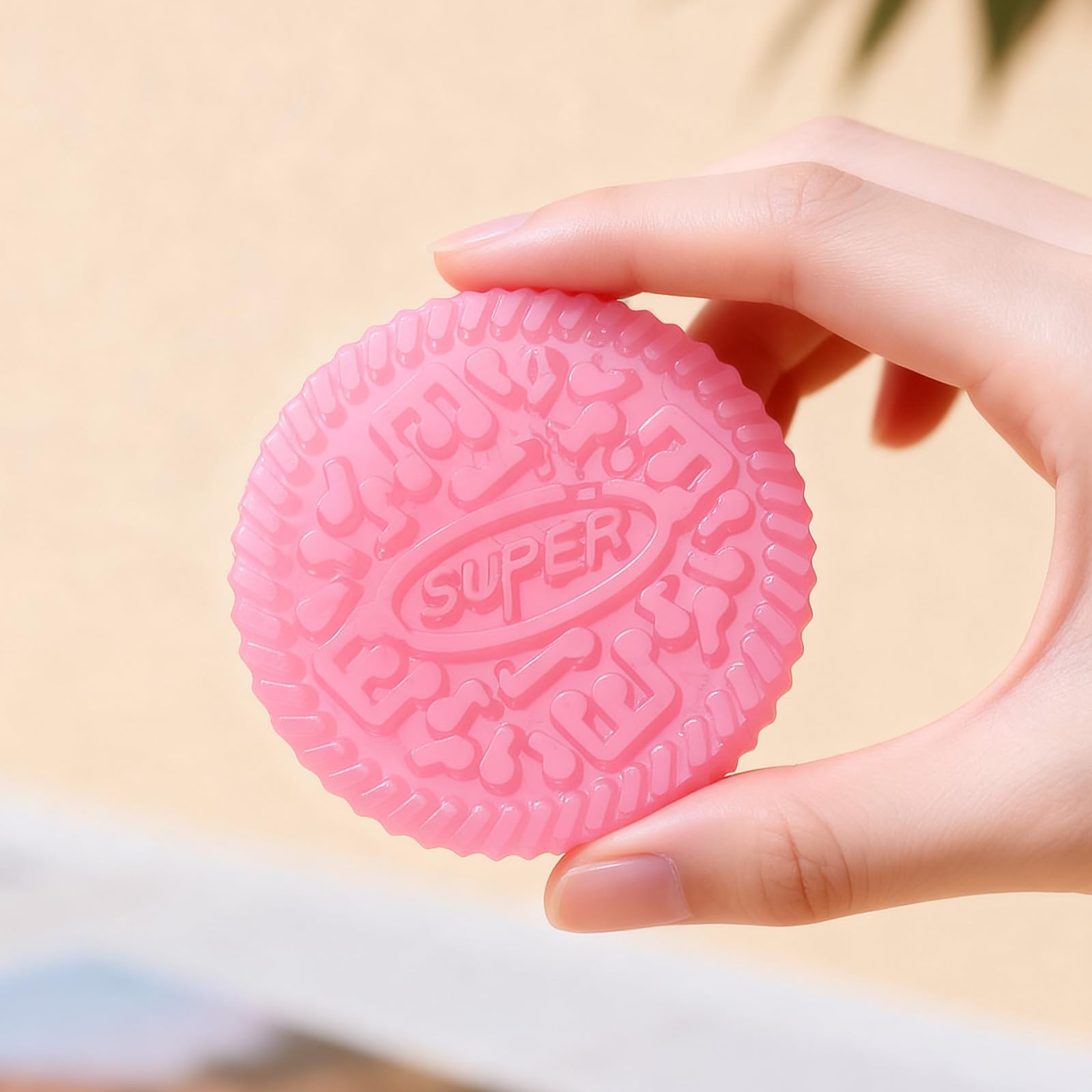 ANAOTA Taba Squishy in hand demonstrates gentle squeeze for focus