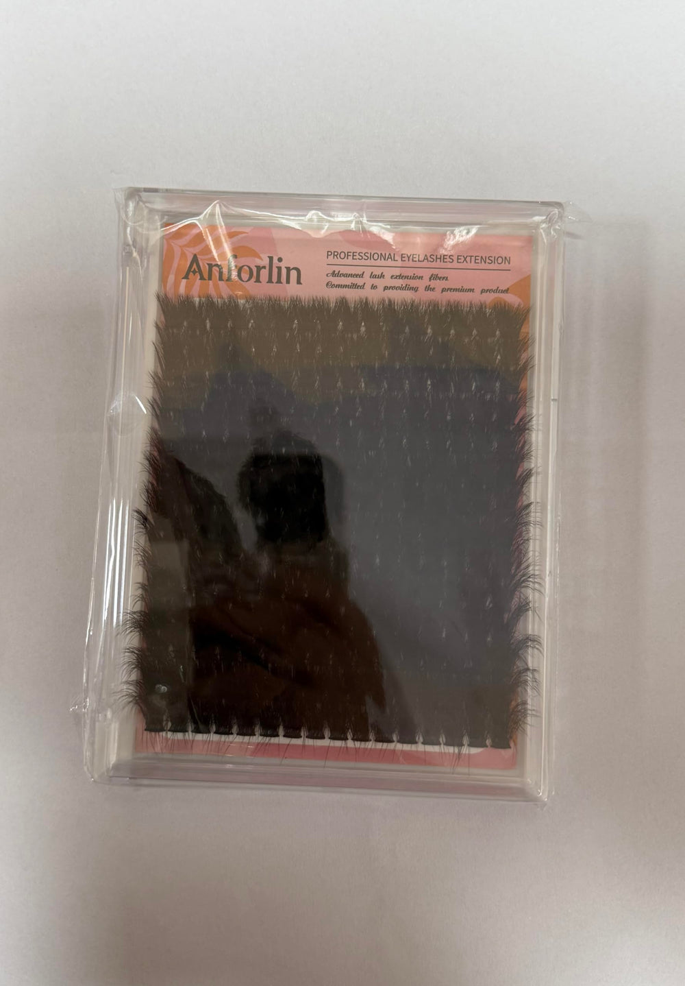 Anforlin lash clusters 3D mega-volume look with buildable density.