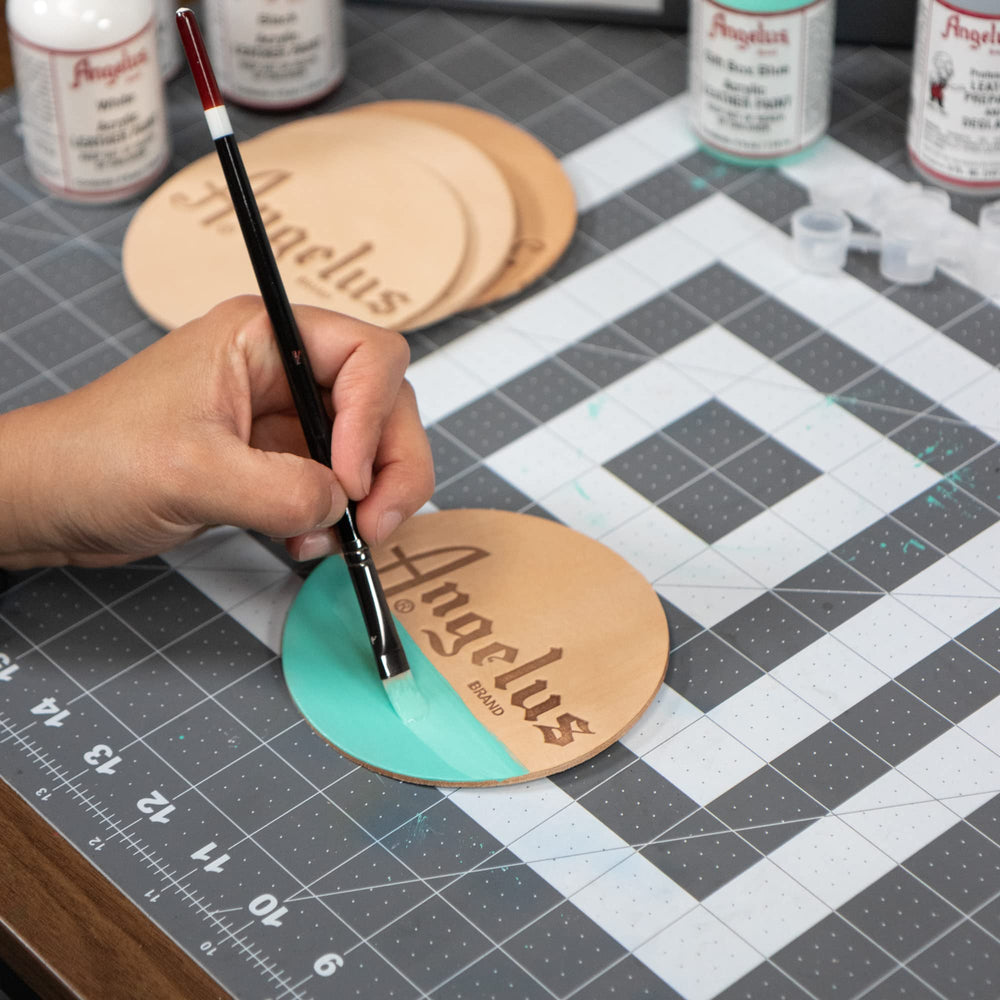 Angelus paint mixers image showing color blending for canvas and textiles.