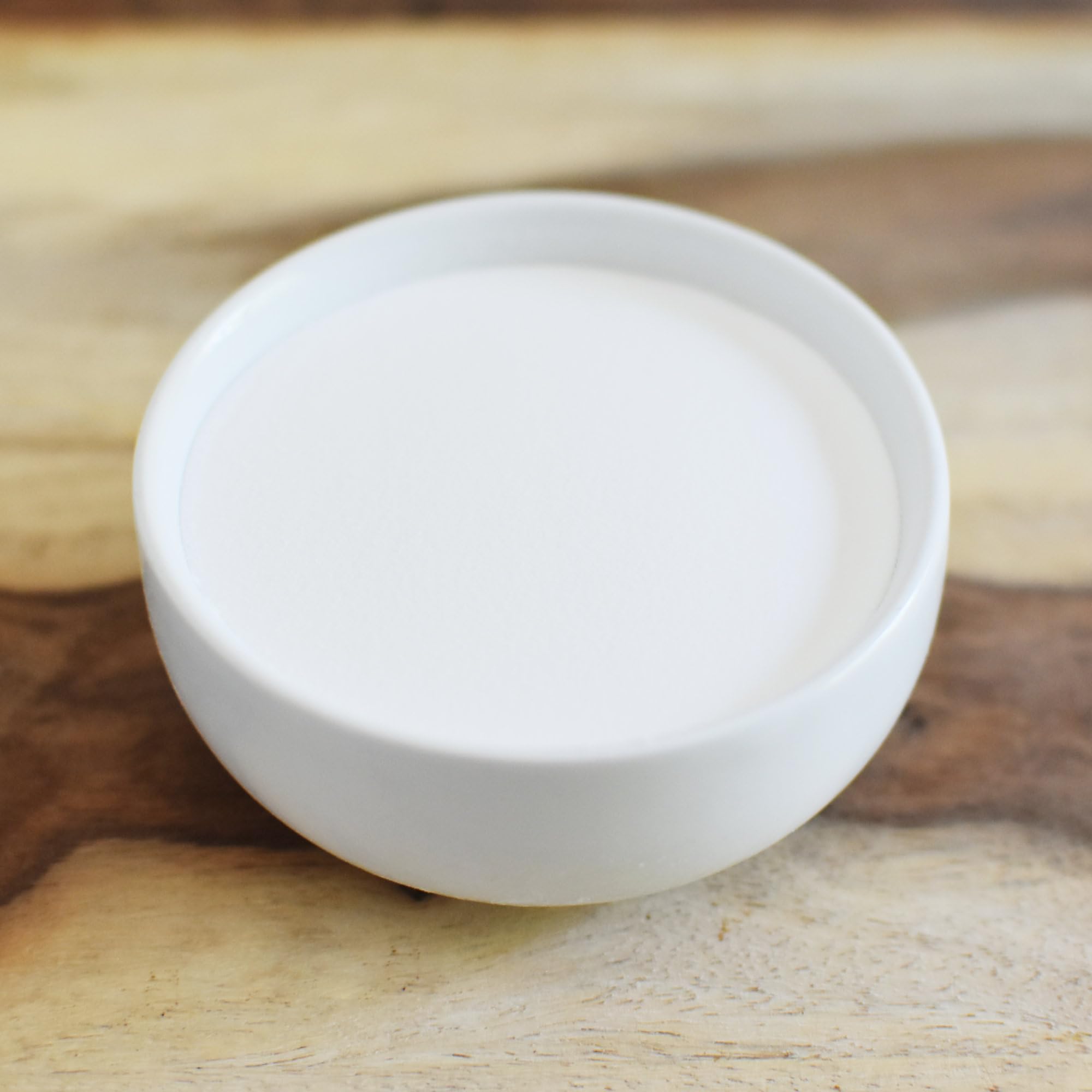 Anthony's Organic Inulin Powder dissolves smoothly in liquids for blends.