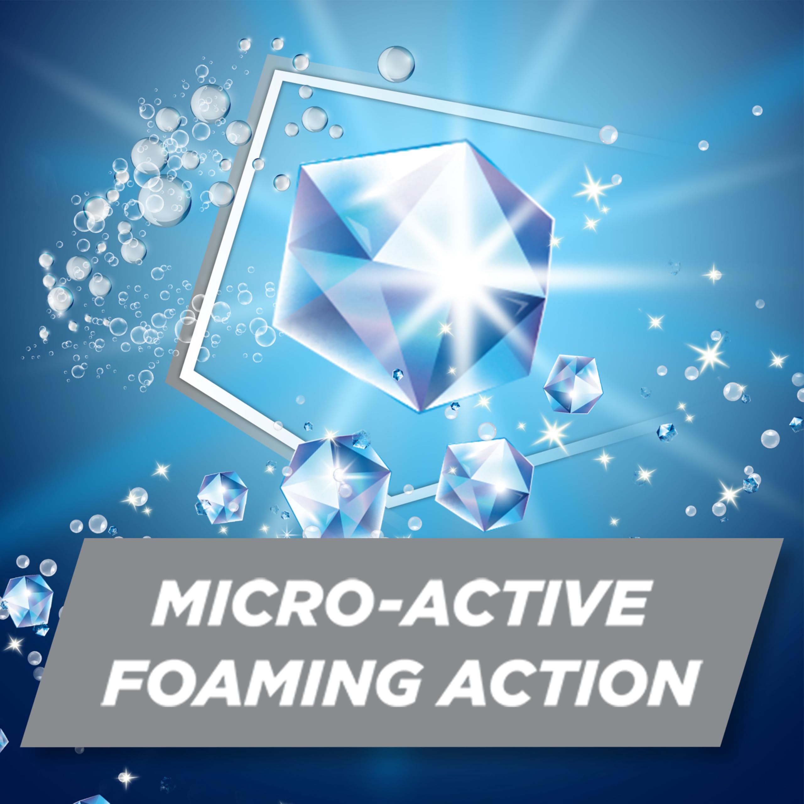 Aquafresh Extreme Clean micro-active foam reaching between teeth for plaque removal.