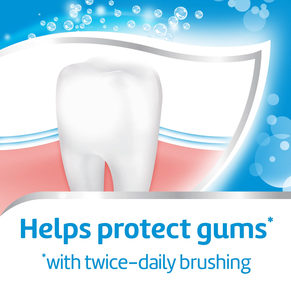 Aquafresh Triple Protection close-up highlights refreshing breath after brushing.
