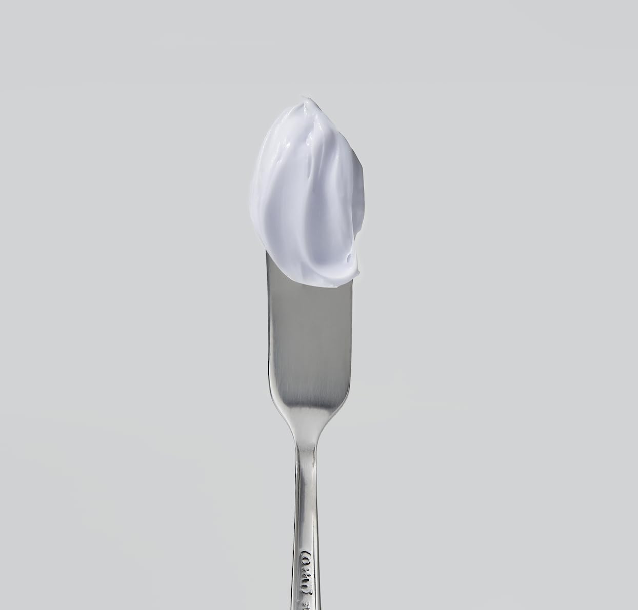 ARENCIA Hyssop Blurring Cream ingredients collage highlights collagen and hyaluronic acid.