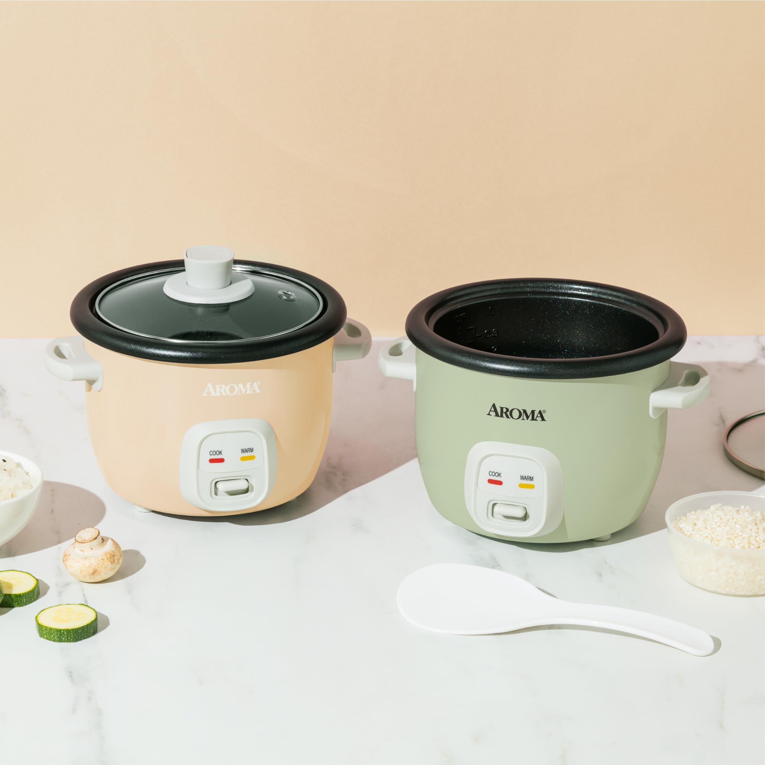 AROMA Mini Rice Cooker keeps food warm automatically until served.