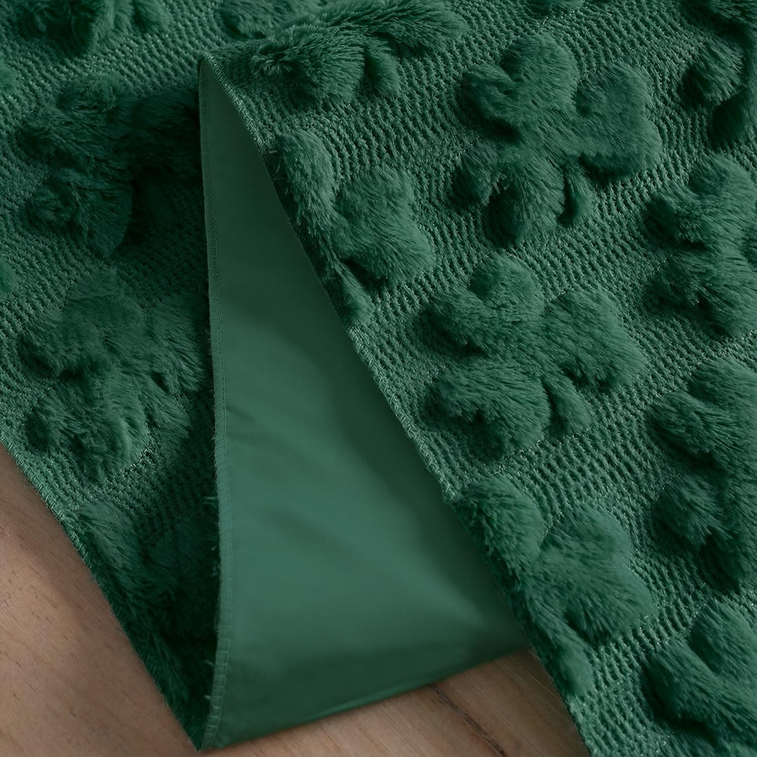 Artoid Mode texture detail emphasizes faux fur luxe and durable fabric
