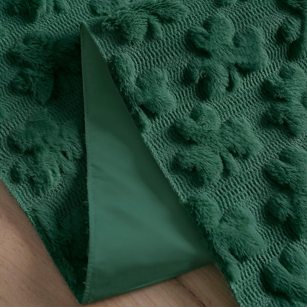 Artoid Mode texture detail emphasizes faux fur luxe and durable fabric