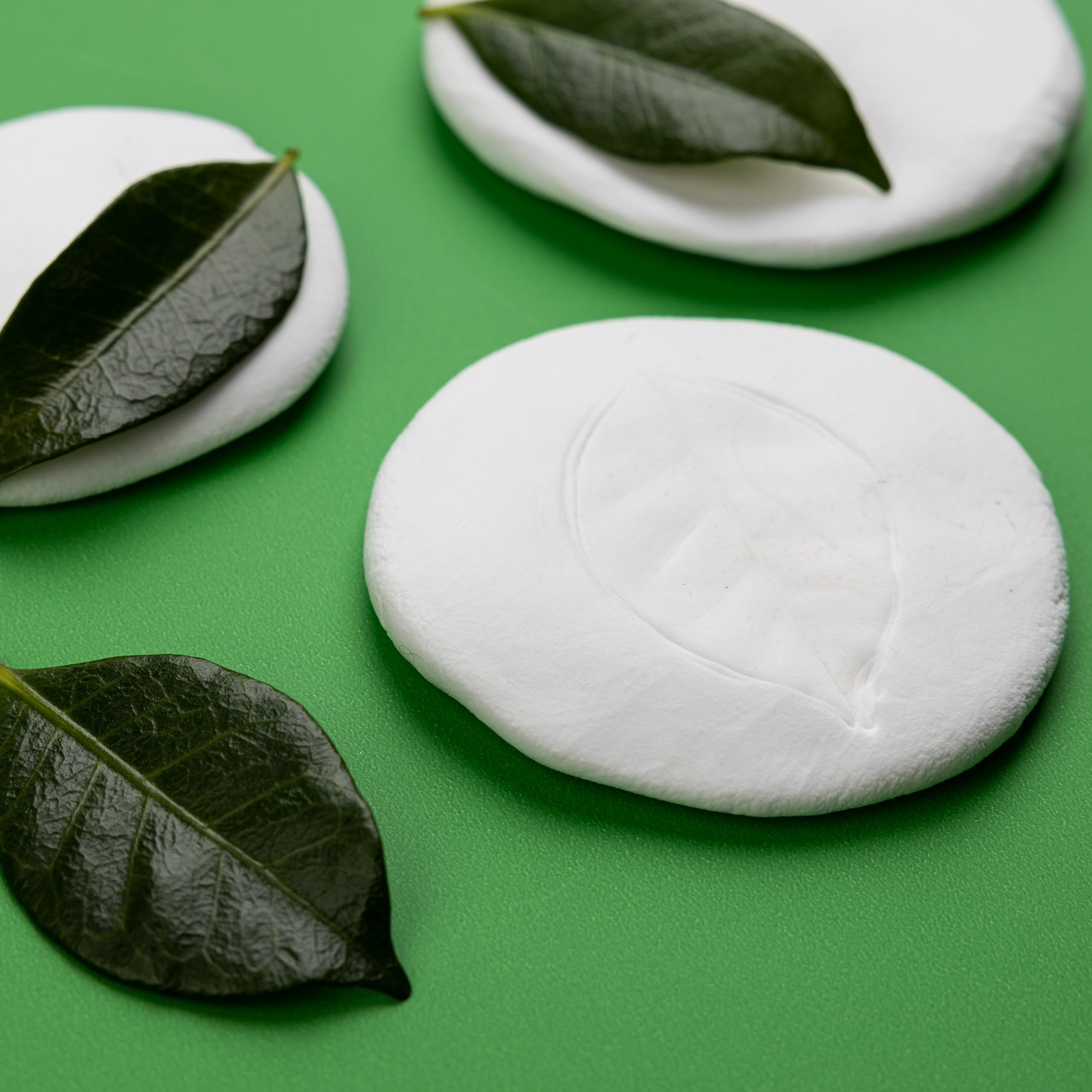 No-mess experience with Artsity clay, leaves no stains on clothes or surfaces