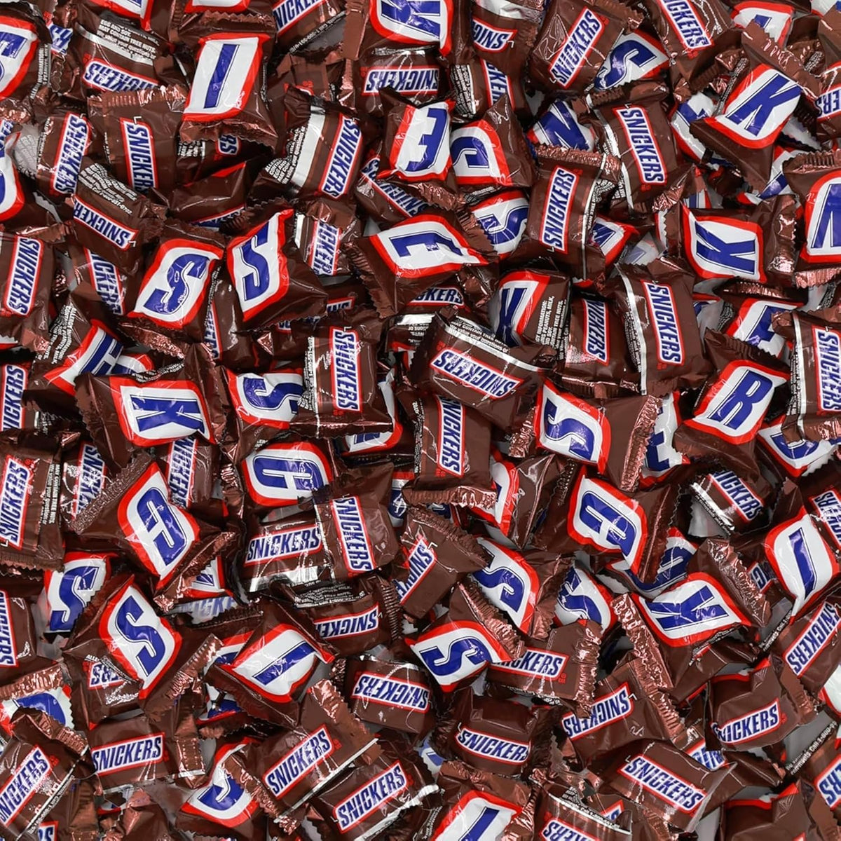 Assortit Snickers Minis, individually wrapped for easy sharing and trick-or-treat bags.