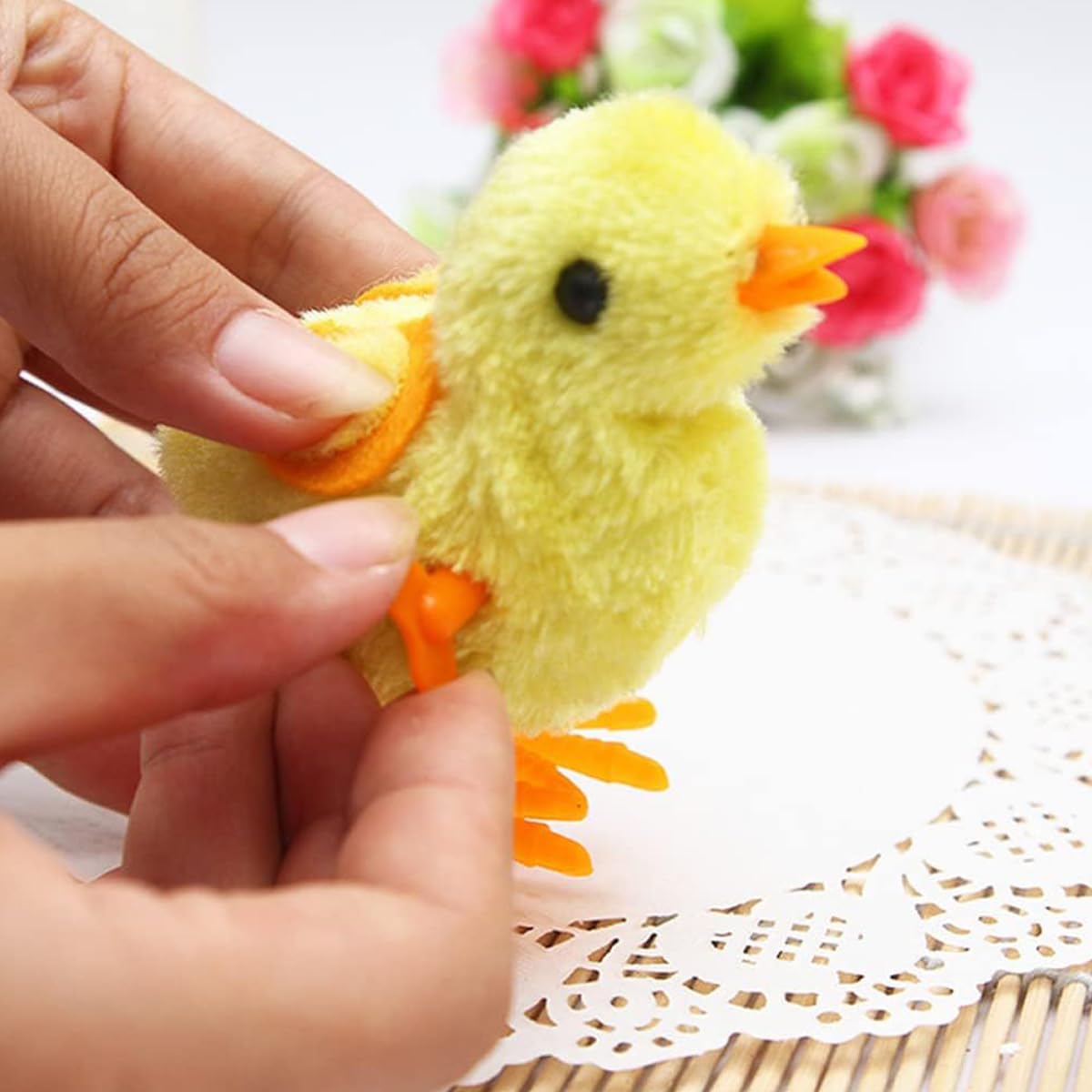 Audaisyly wind-up mechanism shows simple grip for small hands.