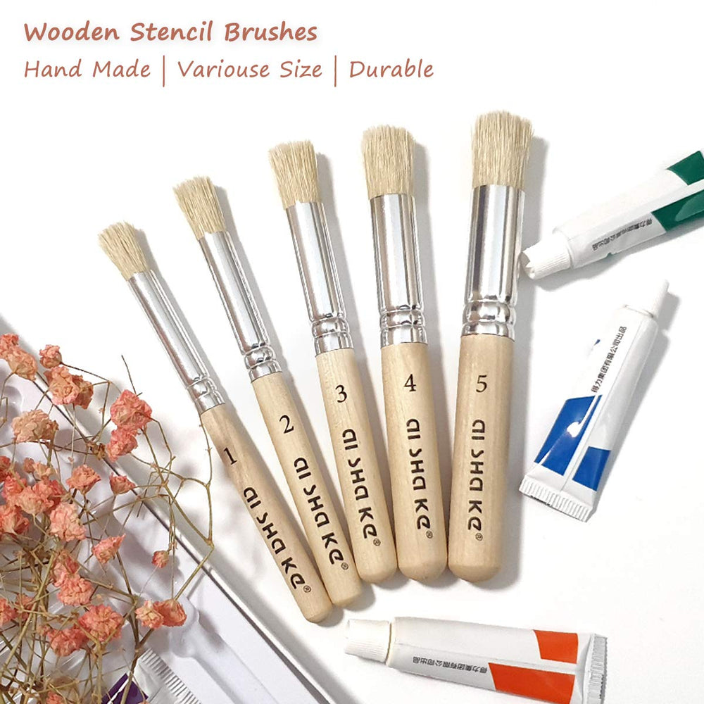 Auhoahsil stencil brush size 3 for crisp edges in watercolor work.