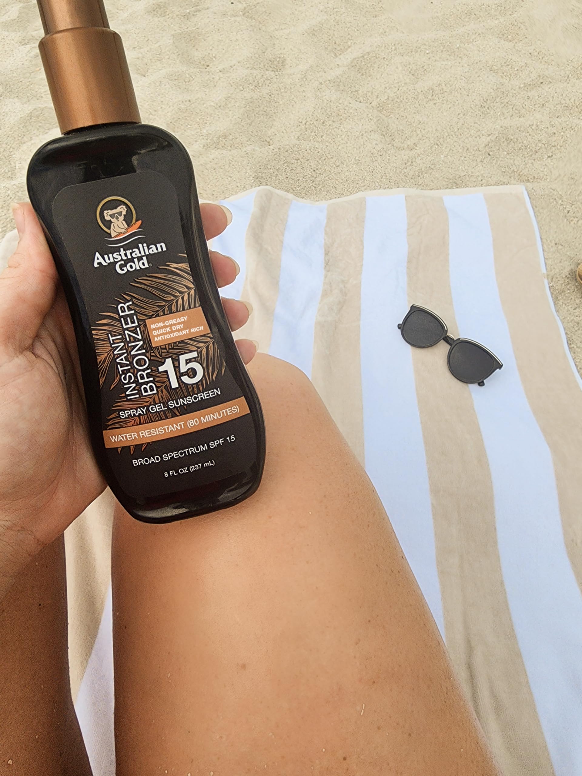 Australian Gold lightweight non greasy formula delivers comfortable coverage that dries quickly.