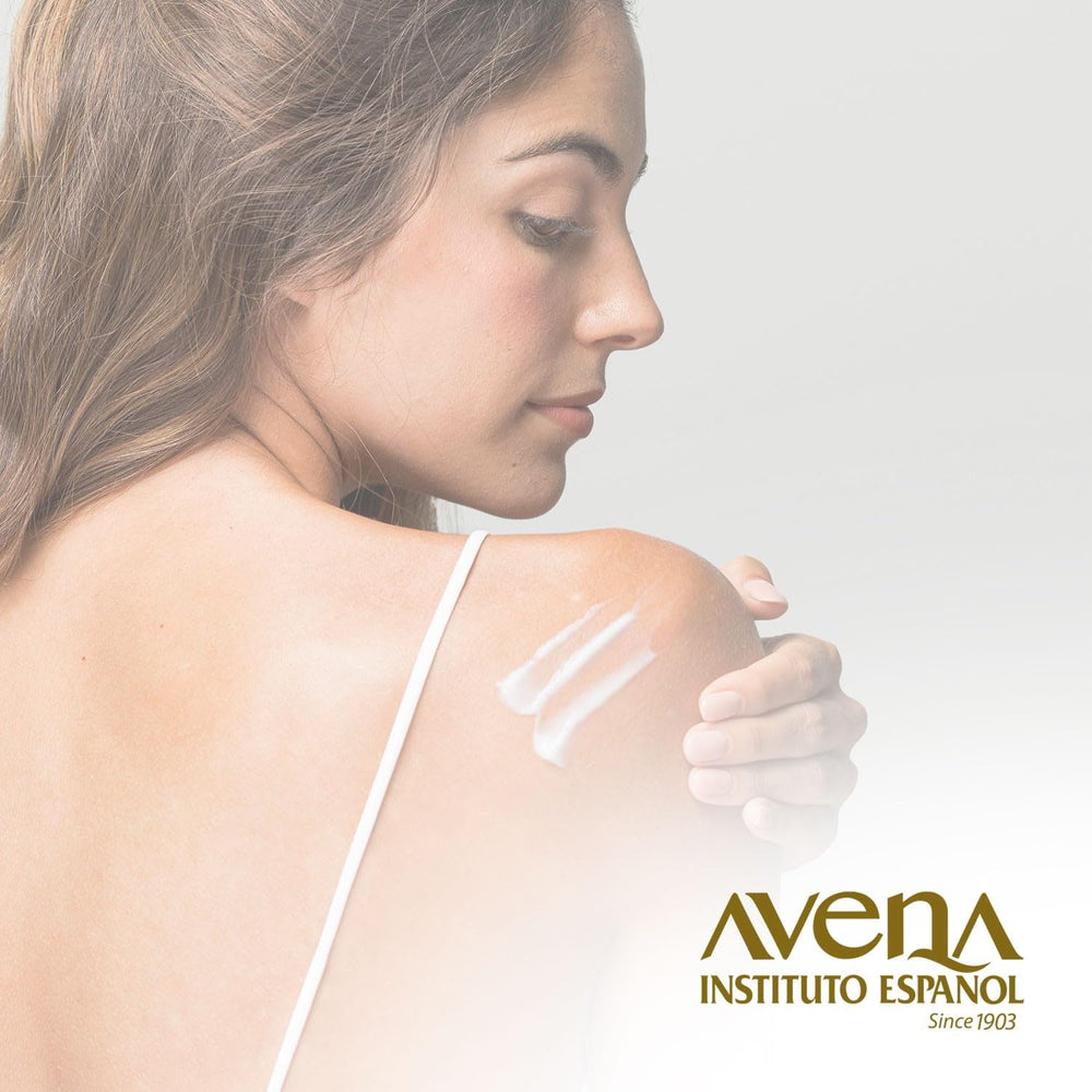 Avena Instituto Espanol hyaluronic acid texture swatch demonstrates rich, non-greasy moisture
