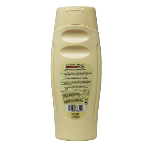 Avena Instituto Español lotion texture on skin indicates smooth, lasting moisture.