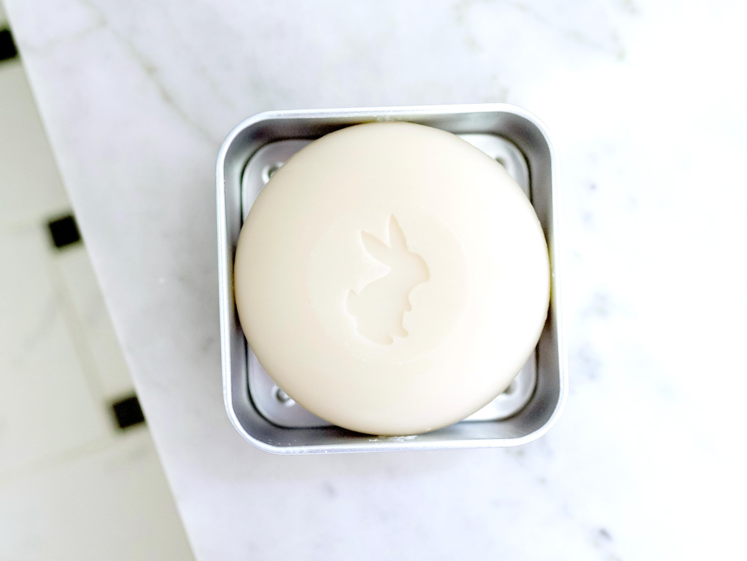 Babo Botanicals pediatrician-tested bar underlines trusted, gentle care for babies.
