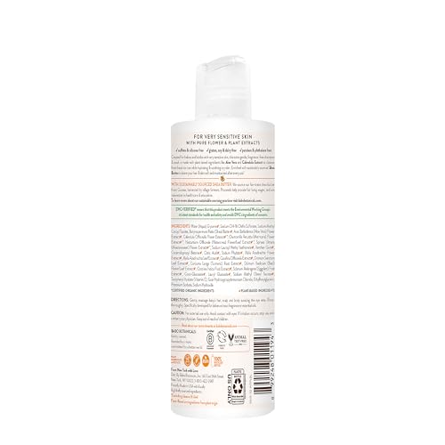 Foamy Babo Botanicals 2-in-1 on baby's hair demonstrating gentle cleansing.