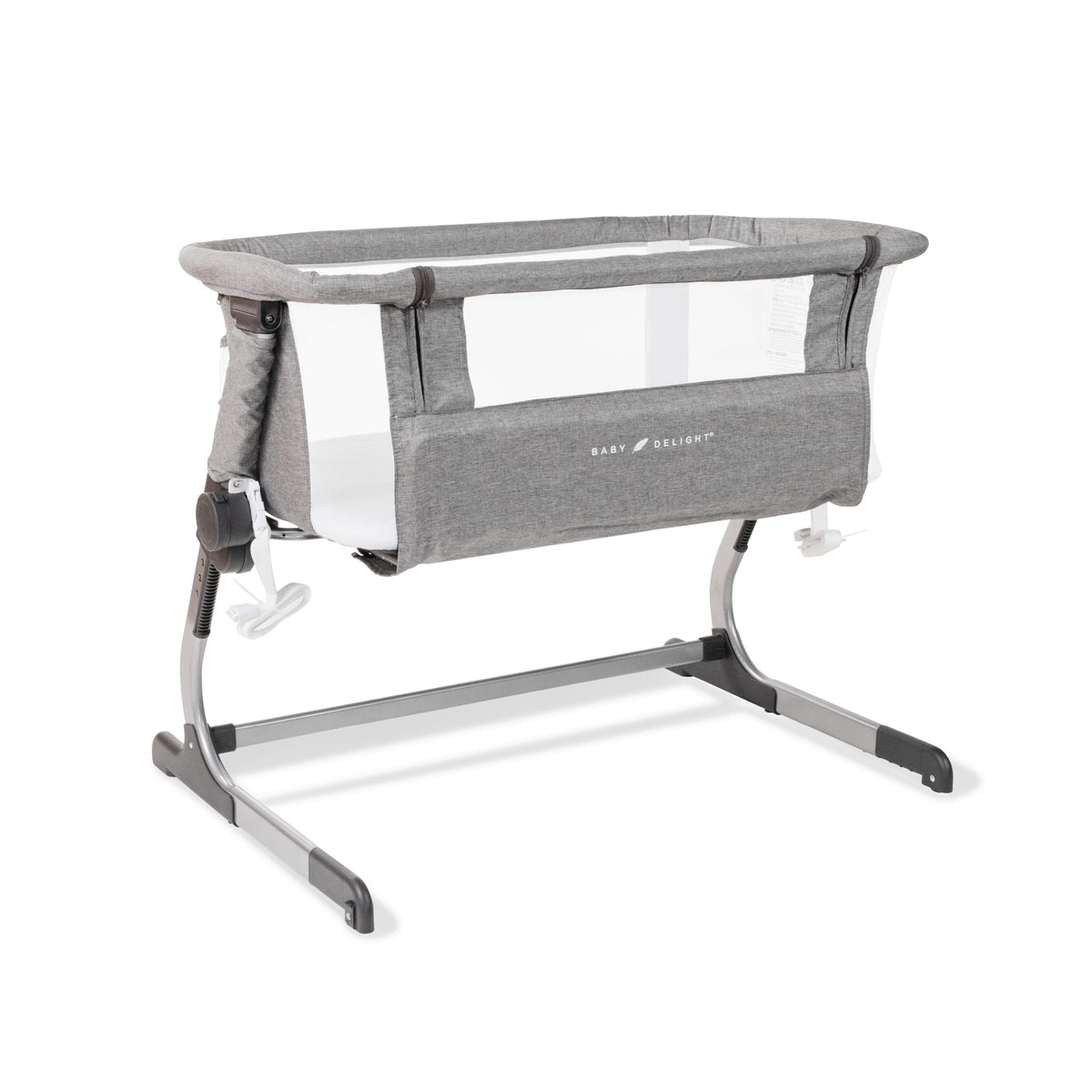 Baby Delight Beside Me Dreamer Bassinet assembly shows quick setup.