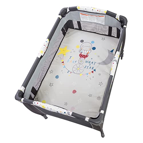 Hanging toys on Lil' Snooze Deluxe II promotes baby's visual interest