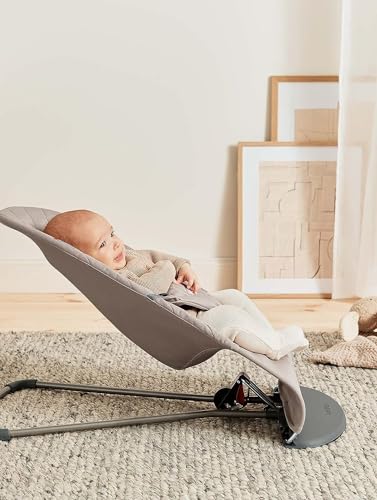 BabyBjörn Bouncer Bliss harness and straps ensure secure seating during playtime